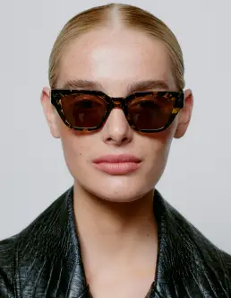 A. KJÆRBEDE KAWS SOLBRILLER - BLACK/YELLOW TORTOISE - ACCESSORIES