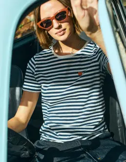 FREEQUENT MIAN T-SHIRT - STAR OFF-WHITE W. NAVY BLAZER - Nyheder