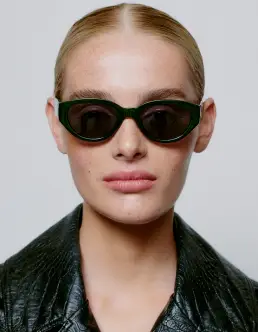 A KJÆRBEDE WINNIE SOLBRILLER - DARK GREEN - Nyheder