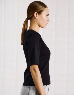 WITH BLACK LULLU SS TEE - BLACK - 